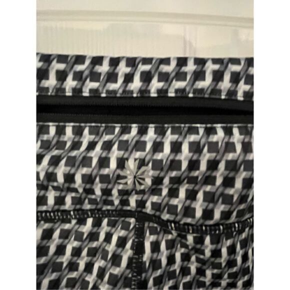 Athleta Mid -Calf Gray and Black Active Tights. Size Small - Picture 5 of 5